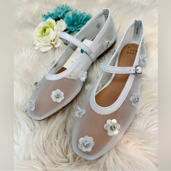 Shoes - Floral Embellished Mesh Mary Jane Flat Buckle Shoes Light Blue Sz 8 NEW!